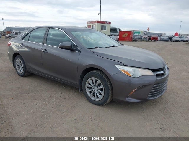 30101634 :رقم المزاد ، 4T1BF1FK3HU296685 vin ، 2017 Toyota Camry Le/xle/se/xse مزاد بيع