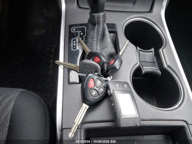 30101634 :رقم المزاد ، 4T1BF1FK3HU296685 vin ، 2017 Toyota Camry Le/xle/se/xse مزاد بيع