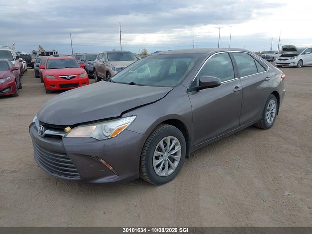 30101634 :رقم المزاد ، 4T1BF1FK3HU296685 vin ، 2017 Toyota Camry Le/xle/se/xse مزاد بيع