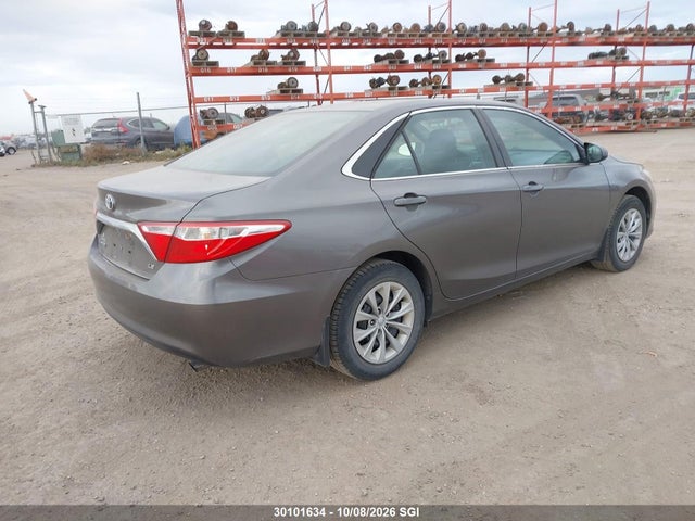 30101634 :رقم المزاد ، 4T1BF1FK3HU296685 vin ، 2017 Toyota Camry Le/xle/se/xse مزاد بيع