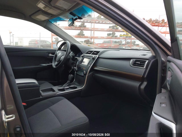 30101634 :رقم المزاد ، 4T1BF1FK3HU296685 vin ، 2017 Toyota Camry Le/xle/se/xse مزاد بيع