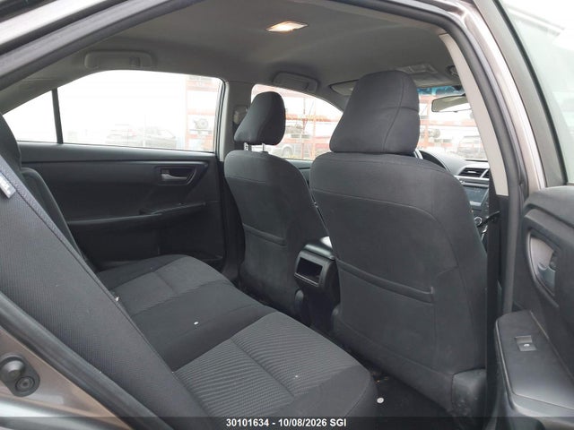 30101634 :رقم المزاد ، 4T1BF1FK3HU296685 vin ، 2017 Toyota Camry Le/xle/se/xse مزاد بيع