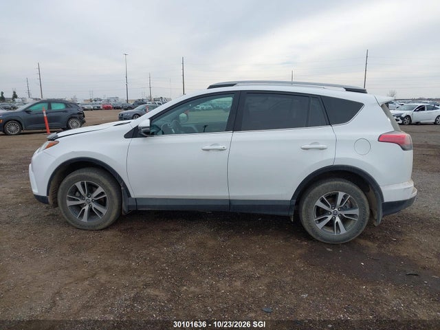 2T3RFREV6HW657021 Toyota Rav4 Xle