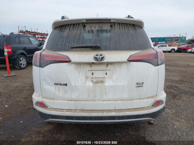 2T3RFREV6HW657021 Toyota Rav4 Xle