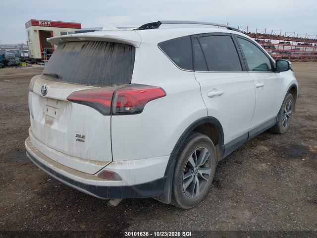 2T3RFREV6HW657021 Toyota Rav4 Xle