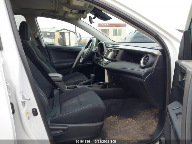 2T3RFREV6HW657021 Toyota Rav4 Xle