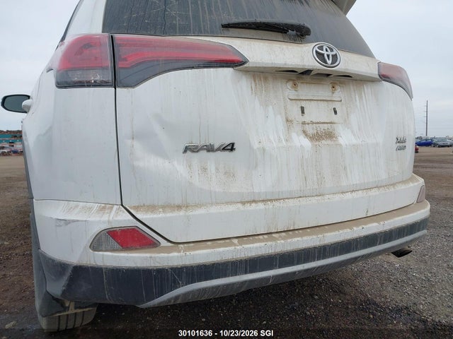 2T3RFREV6HW657021 Toyota Rav4 Xle