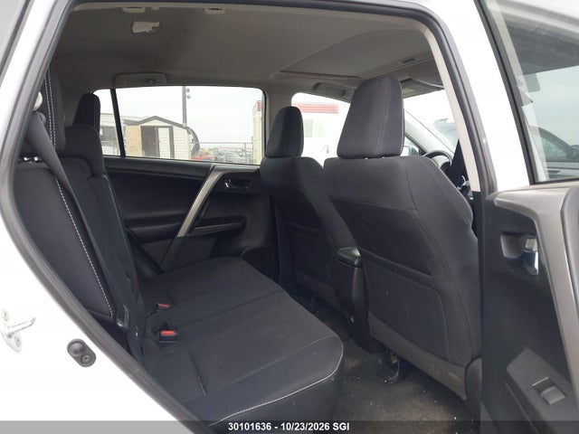 2T3RFREV6HW657021 Toyota Rav4 Xle