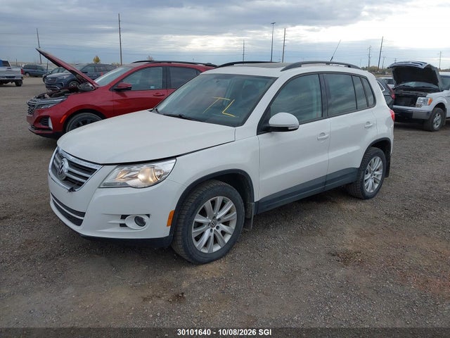 2010 Volkswagen Tiguan Se/sel მანქანა იყიდება აუქციონზე, vin: WVGBV9AX5AW527116, აუქციონის ნომერი: 30101640