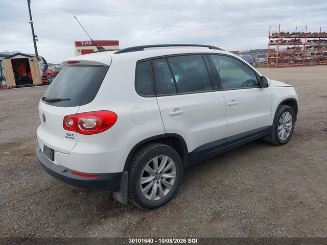 2010 Volkswagen Tiguan Se/sel მანქანა იყიდება აუქციონზე, vin: WVGBV9AX5AW527116, აუქციონის ნომერი: 30101640