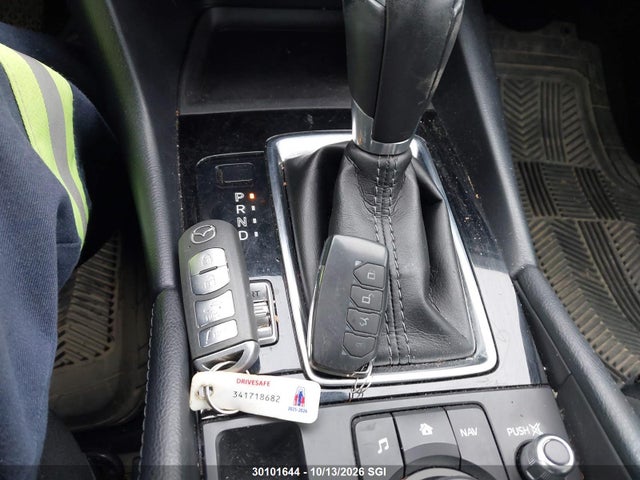 3MZBN1V77JM226862 Mazda MAZDA3