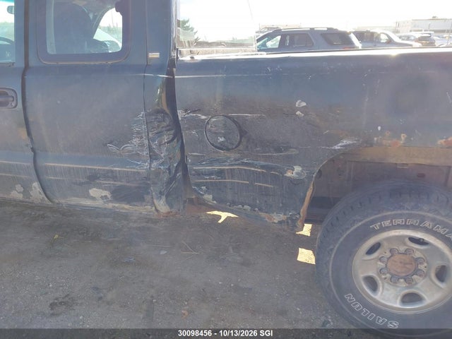 Aukcja sprzedaży 2001 Chevrolet Silverado K2500, vin: 1GCGK29U81Z193117, numer aukcji: 30098456