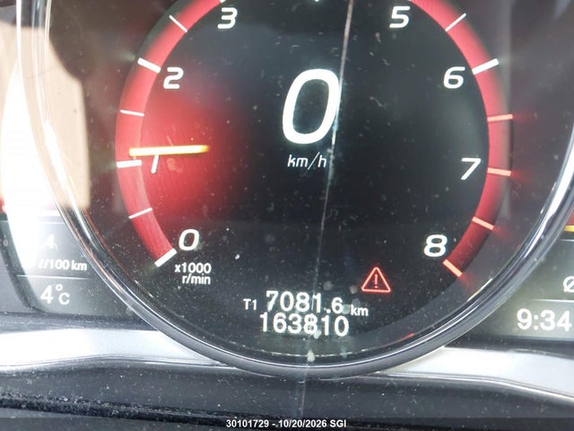 30101729 :رقم المزاد ، YV1902SM8F1268262 vin ، 2015 Volvo V60 T6 Platinum مزاد بيع