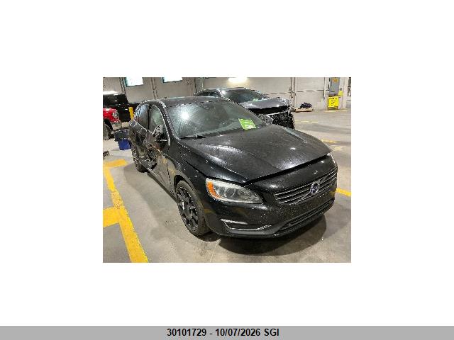 30101729 :رقم المزاد ، YV1902SM8F1268262 vin ، 2015 Volvo V60 T6 Platinum مزاد بيع