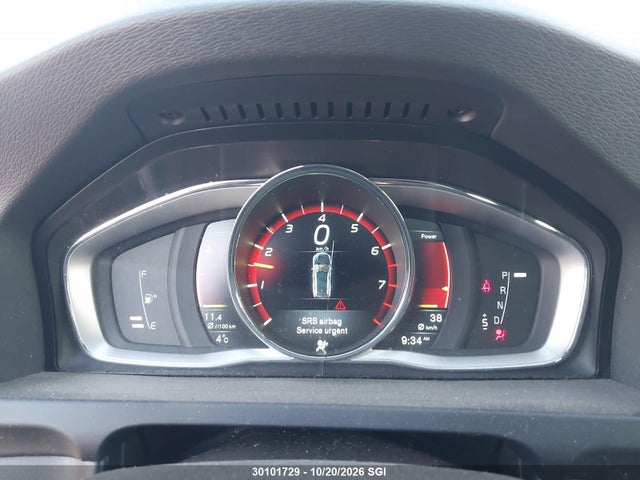 30101729 :رقم المزاد ، YV1902SM8F1268262 vin ، 2015 Volvo V60 T6 Platinum مزاد بيع