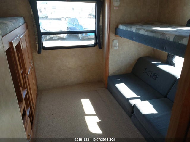 30101733 :رقم المزاد ، 1UJBJ02RO81EG0832 vin ، 2008 Jayco Jayco مزاد بيع