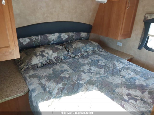30101733 :رقم المزاد ، 1UJBJ02RO81EG0832 vin ، 2008 Jayco Jayco مزاد بيع