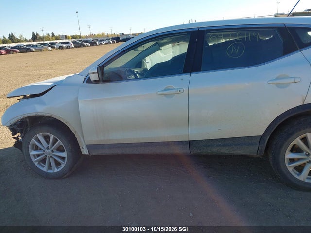 JN1BJ1CR5JW207281 Nissan Qashqai S/sl/sv