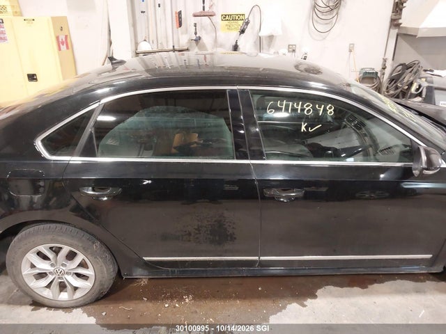 1VWAS7A33GC024914 Volkswagen Passat S/r-line