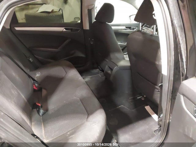 1VWAS7A33GC024914 Volkswagen Passat S/r-line
