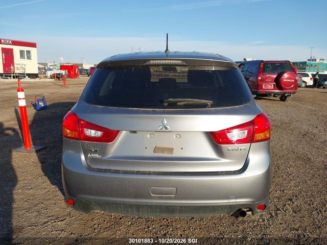 30101883 :رقم المزاد ، JA4AJ3AU0GZ607214 vin ، 2016 Mitsubishi Rvr Se مزاد بيع