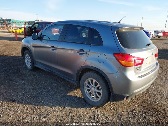 30101883 :رقم المزاد ، JA4AJ3AU0GZ607214 vin ، 2016 Mitsubishi Rvr Se مزاد بيع