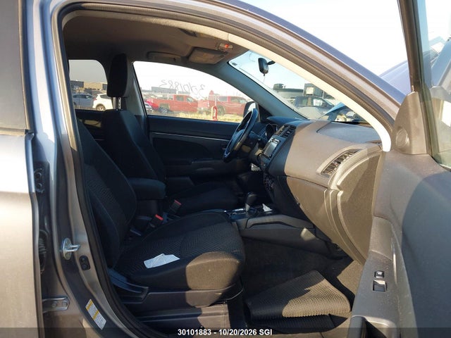 30101883 :رقم المزاد ، JA4AJ3AU0GZ607214 vin ، 2016 Mitsubishi Rvr Se مزاد بيع