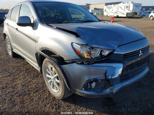 30101883 :رقم المزاد ، JA4AJ3AU0GZ607214 vin ، 2016 Mitsubishi Rvr Se مزاد بيع