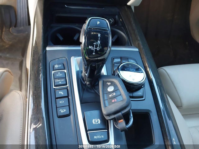 BMW X5 50i 2014 5UXKR6C55E0C03404 Image 11