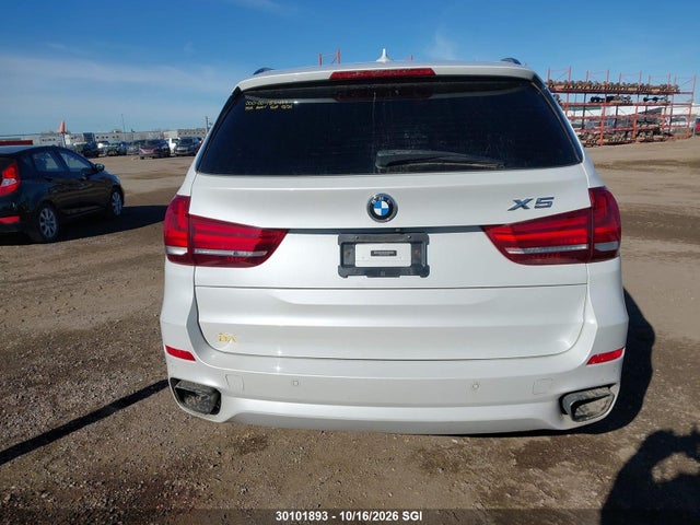 BMW X5 50i 2014 5UXKR6C55E0C03404 Image 15