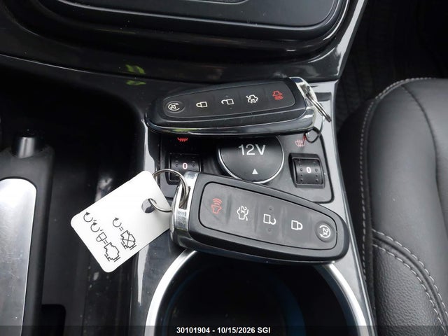 30101904 :رقم المزاد ، 1FMCU9J94FUC46758 vin ، 2015 Ford Escape Titanium مزاد بيع