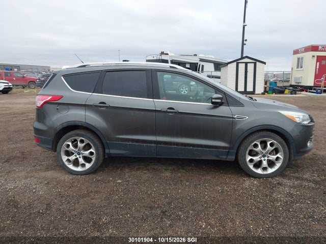 30101904 :رقم المزاد ، 1FMCU9J94FUC46758 vin ، 2015 Ford Escape Titanium مزاد بيع