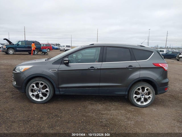 30101904 :رقم المزاد ، 1FMCU9J94FUC46758 vin ، 2015 Ford Escape Titanium مزاد بيع