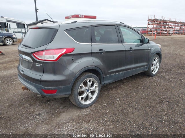30101904 :رقم المزاد ، 1FMCU9J94FUC46758 vin ، 2015 Ford Escape Titanium مزاد بيع