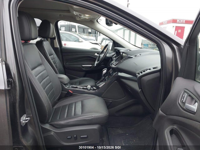30101904 :رقم المزاد ، 1FMCU9J94FUC46758 vin ، 2015 Ford Escape Titanium مزاد بيع