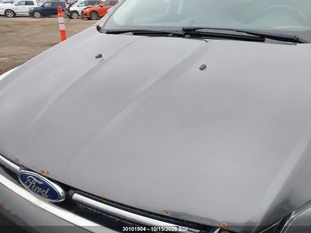 30101904 :رقم المزاد ، 1FMCU9J94FUC46758 vin ، 2015 Ford Escape Titanium مزاد بيع