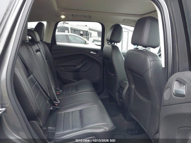 30101904 :رقم المزاد ، 1FMCU9J94FUC46758 vin ، 2015 Ford Escape Titanium مزاد بيع