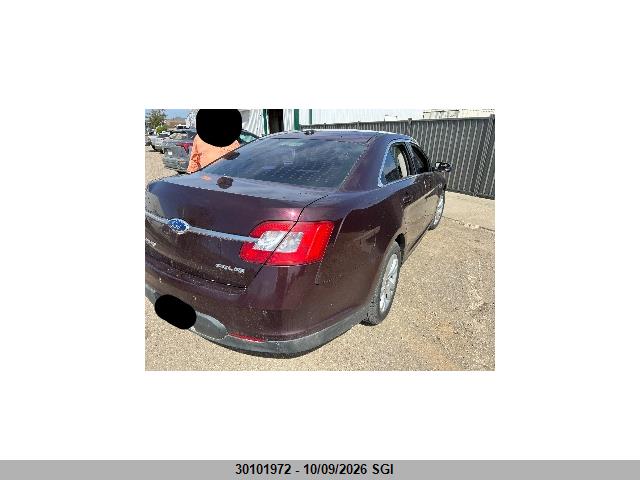 30101972 :رقم المزاد ، 1FAHP2HW0BG182799 vin ، 2011 Ford Taurus Sel مزاد بيع
