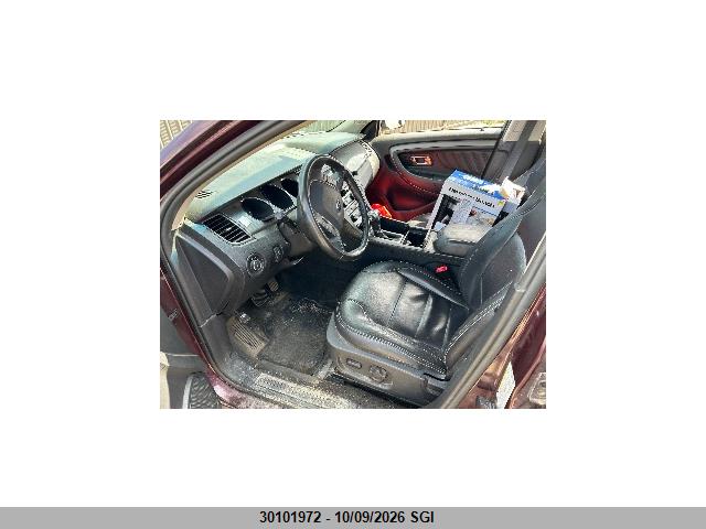 30101972 :رقم المزاد ، 1FAHP2HW0BG182799 vin ، 2011 Ford Taurus Sel مزاد بيع
