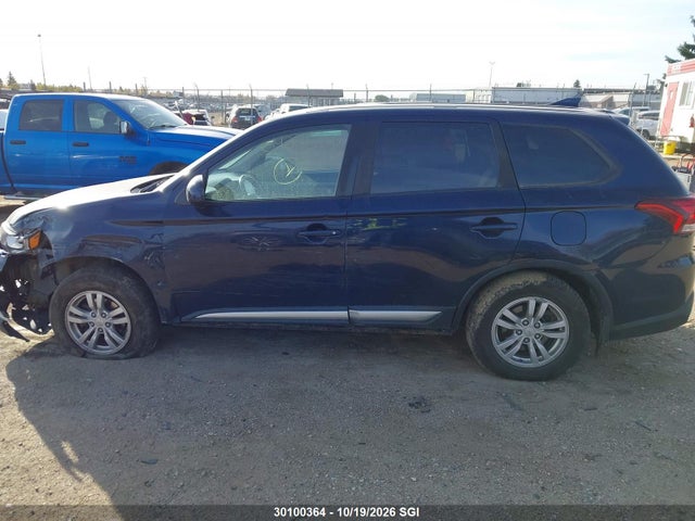 JA4AZ2A31JZ611323 Mitsubishi Outlander Es
