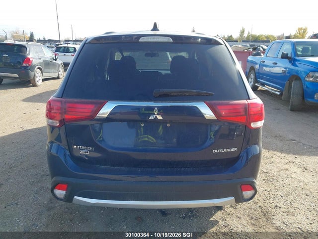 JA4AZ2A31JZ611323 Mitsubishi Outlander Es