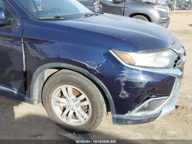 JA4AZ2A31JZ611323 Mitsubishi Outlander Es