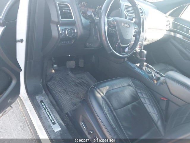 Ford Explorer Platinum 2017 1FM5K8HT5HGA38318 Image 6