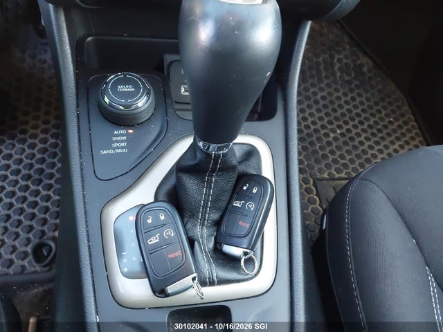 1C4PJMCS1FW513845 Jeep Cherokee Latitude