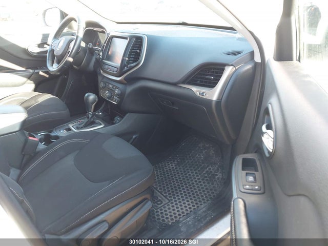 1C4PJMCS1FW513845 Jeep Cherokee Latitude