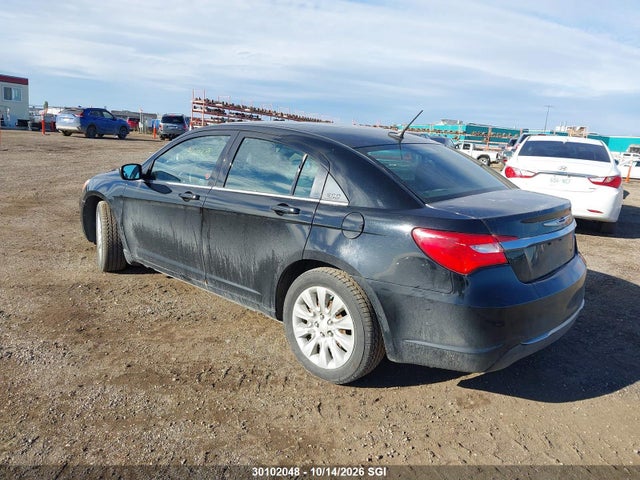 Chrysler 200 LX 2014 1C3CCBAB5EN128197 Image 3