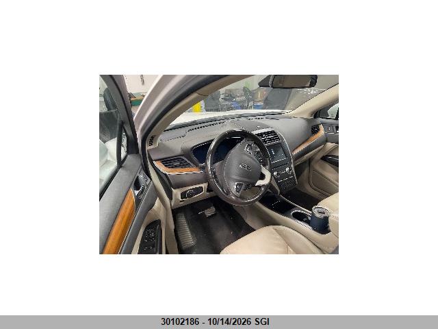 5LMCJ2D93JUL20849 Lincoln MKC SELECT