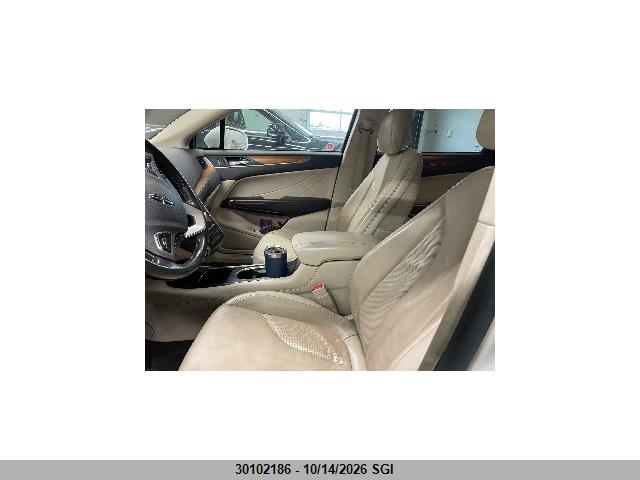 5LMCJ2D93JUL20849 Lincoln MKC SELECT