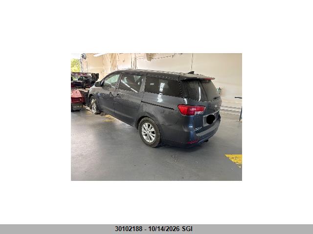 KIA SEDONA LX 2015 KNDMB5C11F6056645 Image 3