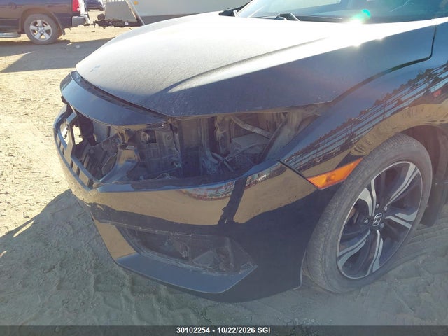 Honda Civic Touring 2017 2HGFC1F92HH104172 Image 19